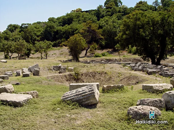 Chalkidiki: Die Ruinen des Zeus-Ammon-Tempels in Kallithea, Kassandra