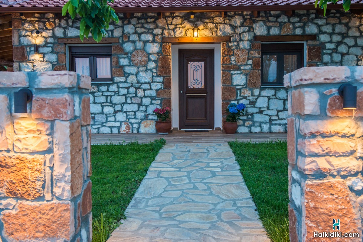 Patiria House, Εξωτερικοί χώροι