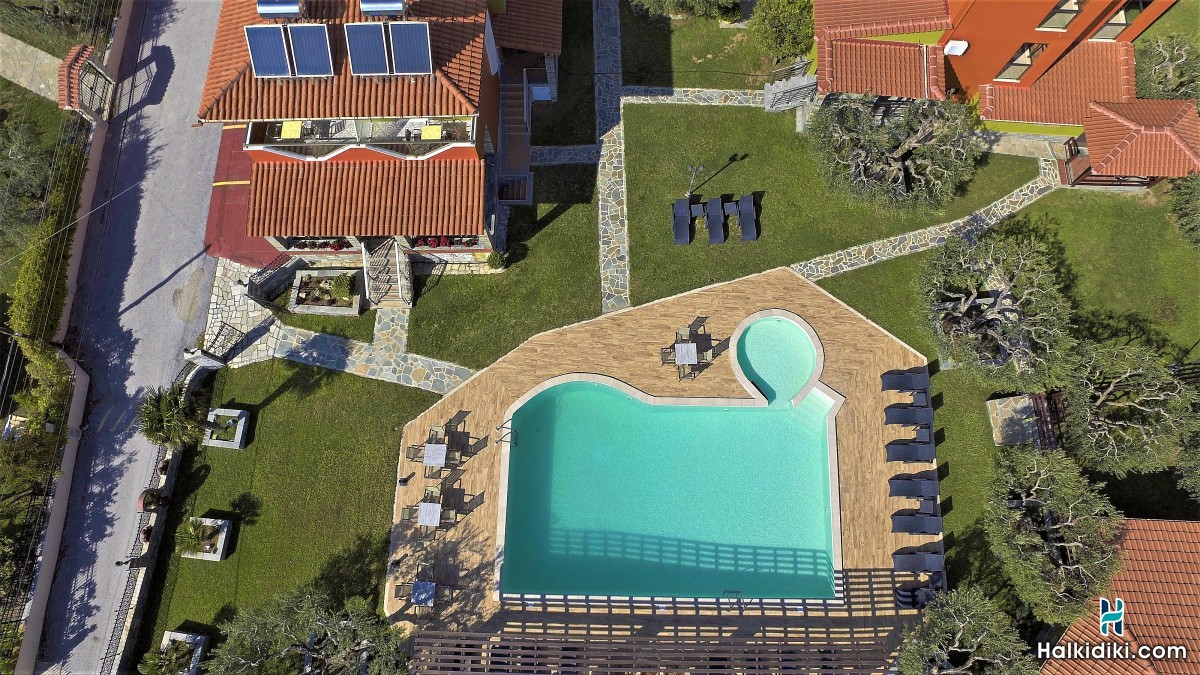 Sunday Summer Resort , Pool