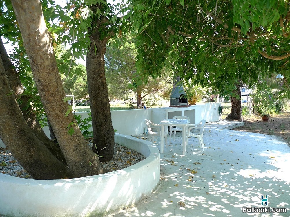 House in Vourvourou, Εξωτερικοί χώροι